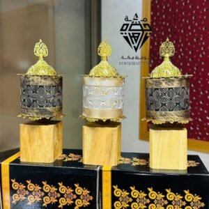 مبخرة التراث الذهبي بقاعدة خشبية ✨